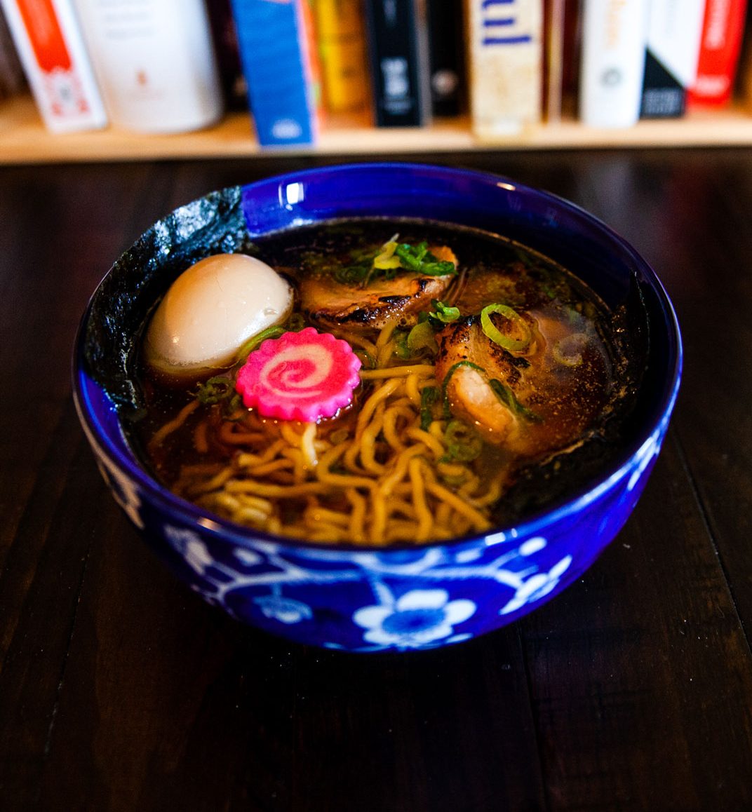 A bowl of ramen noodles.