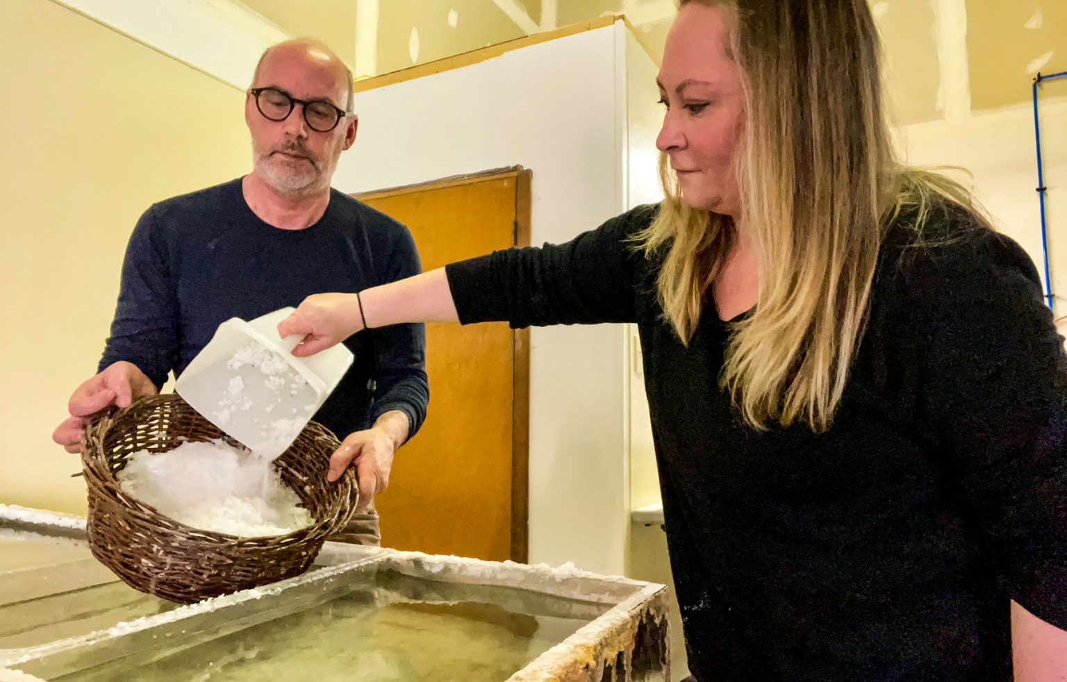 The cleaning process of salt.