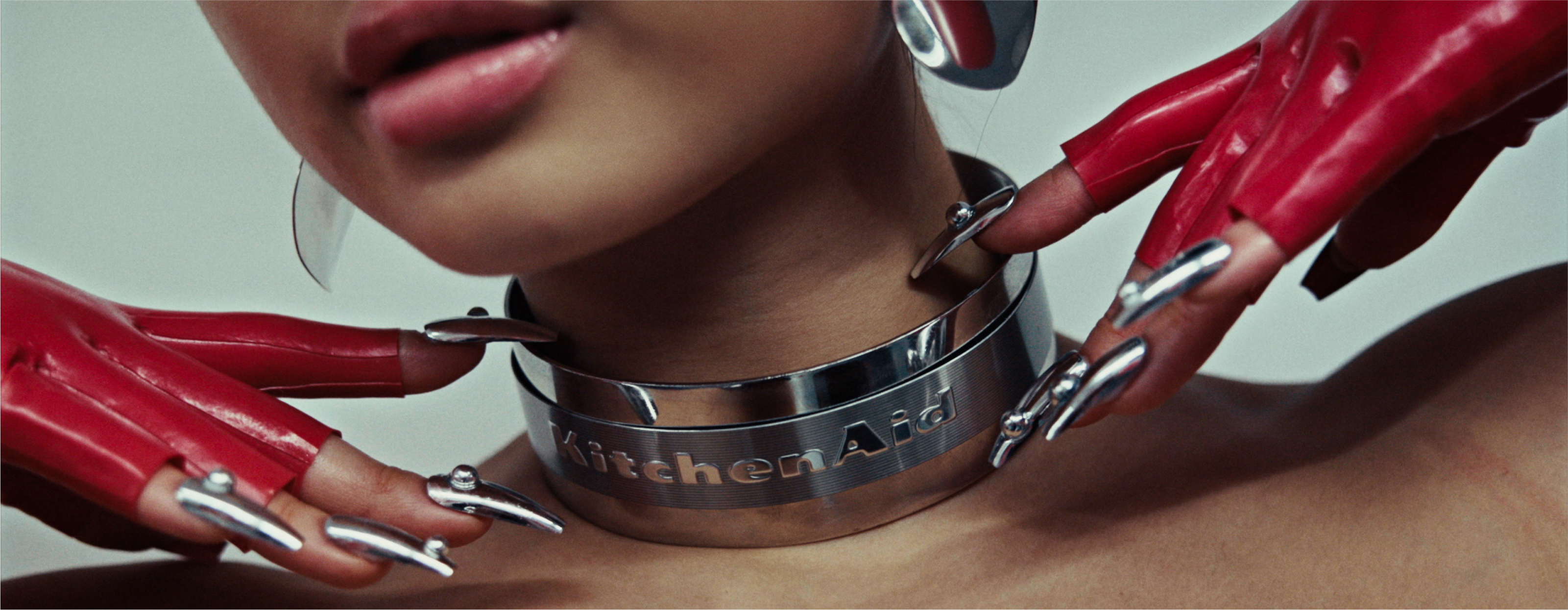A close up of a belt with the KitchenAid® logo.