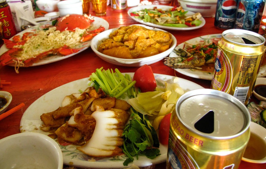 A table full of dishes of Teochew cuisine.
