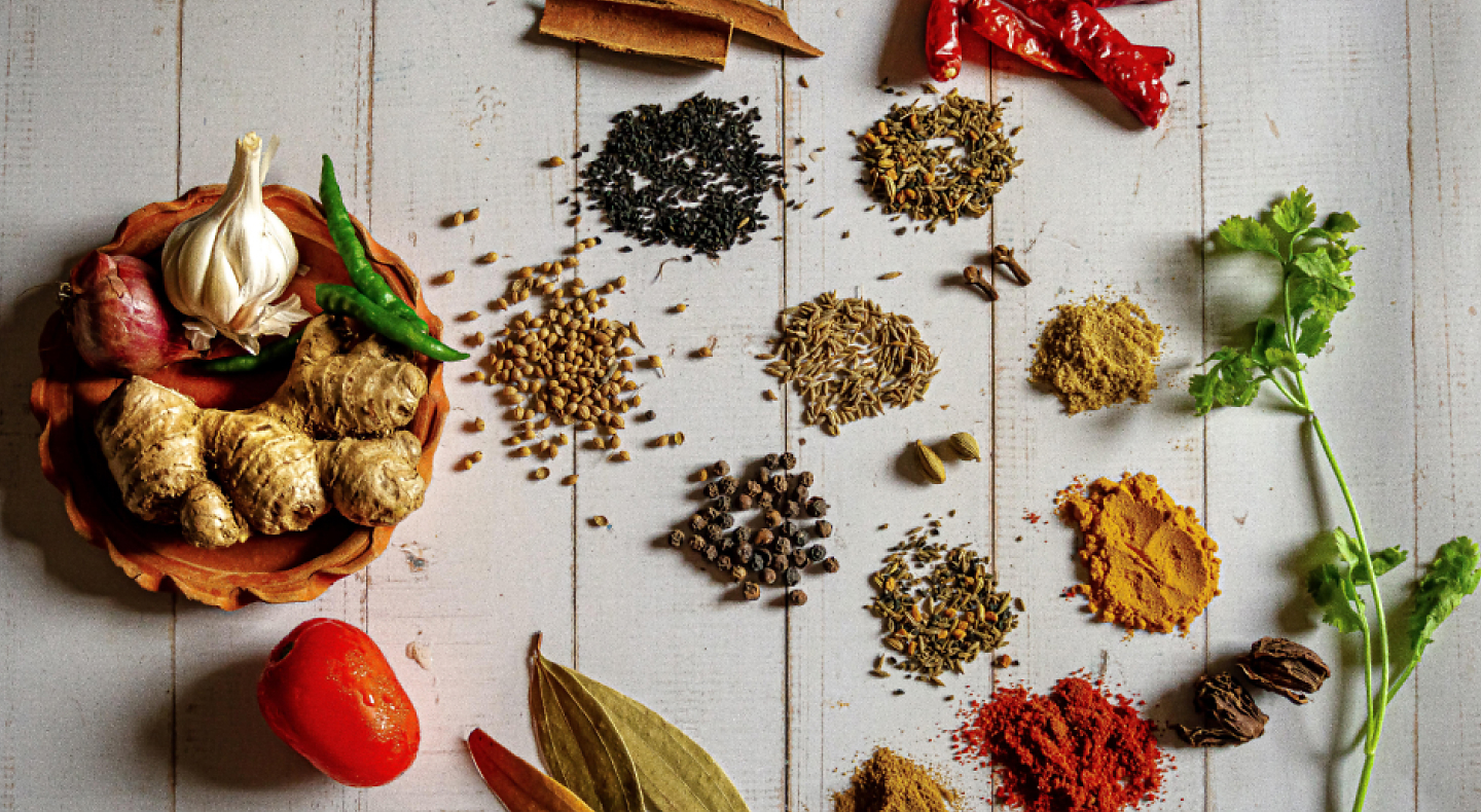 Fresh, whole and ground herbs and spice seasonings.  Fresh, whole and ground herbs and spice seasonings.