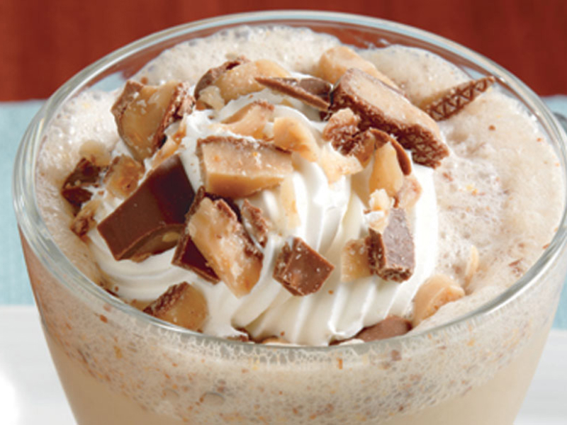 Frozen coffee topped with toffee pieces Frozen coffee topped with toffee pieces