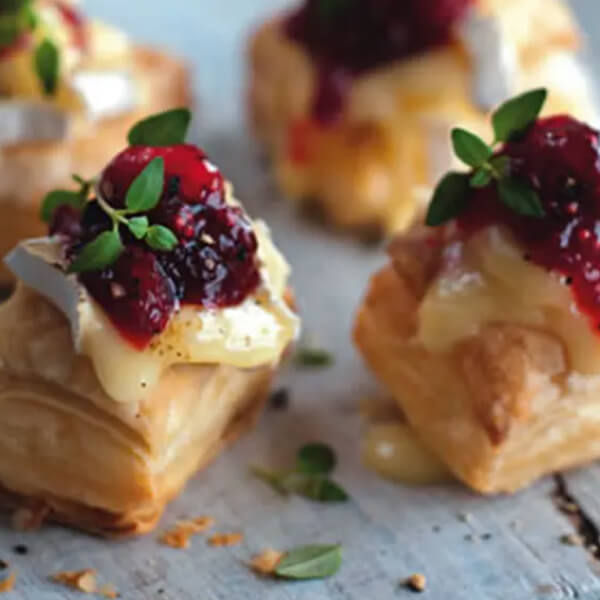 Cranberry Camembert puffs