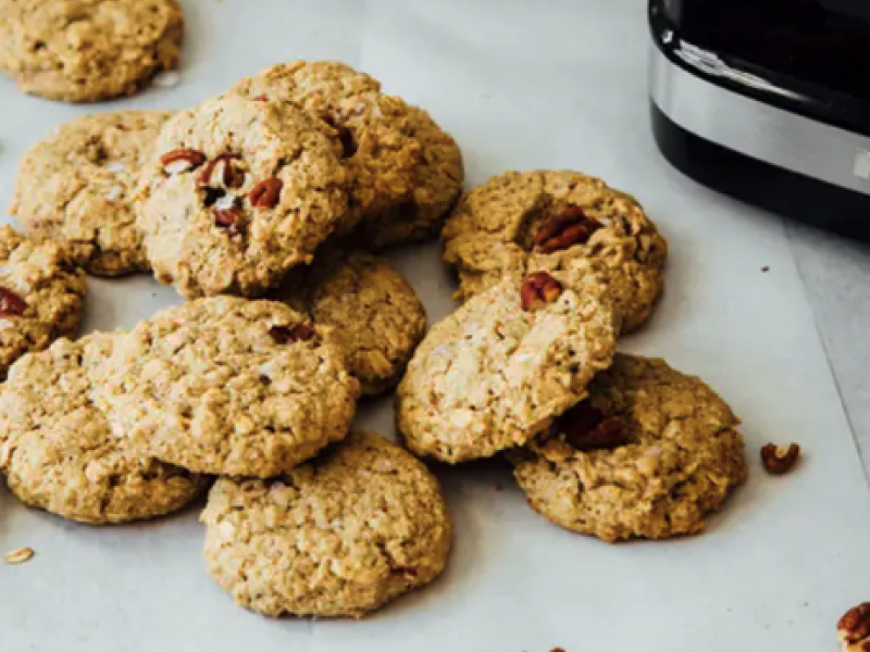 Maple pecan butter cookies.