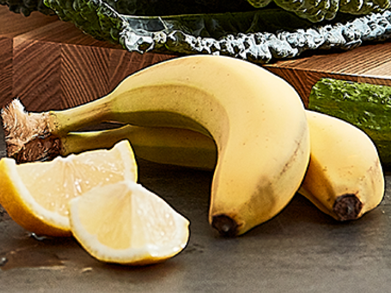 Bananas and lemon