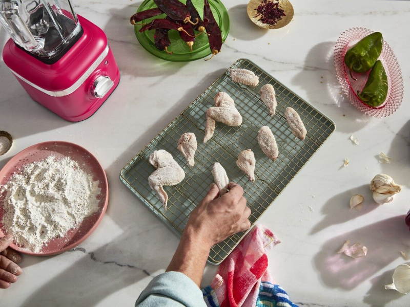 Floured chicken wings Floured chicken wings