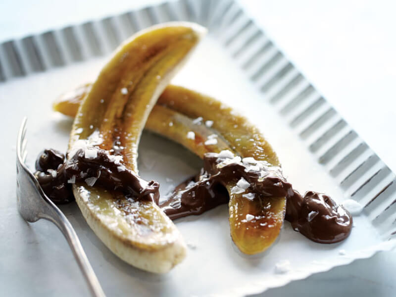 Chocolate spread on dehydrated banana pieces Chocolate spread on dehydrated banana pieces