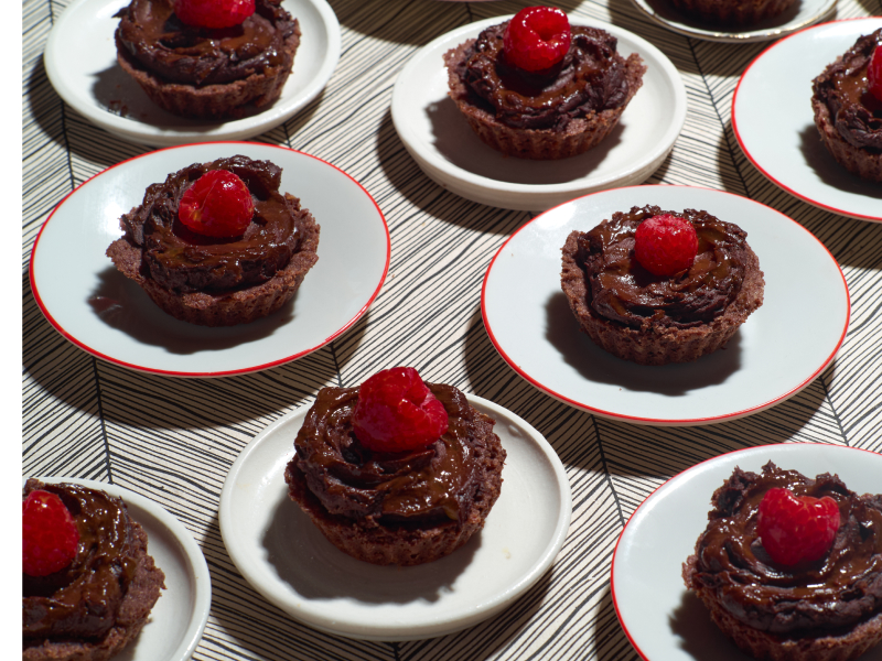 Miniature chocolate raspberry tarts Miniature chocolate raspberry tarts