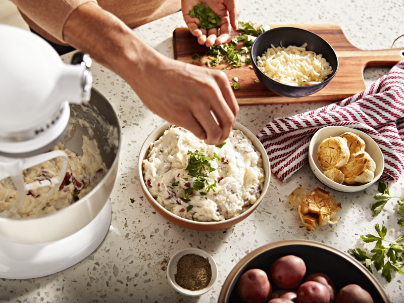 Seasoning mashed potatoes with herbs Seasoning mashed potatoes with herbs