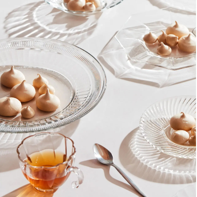 Plates of bite-sized meringue dessert