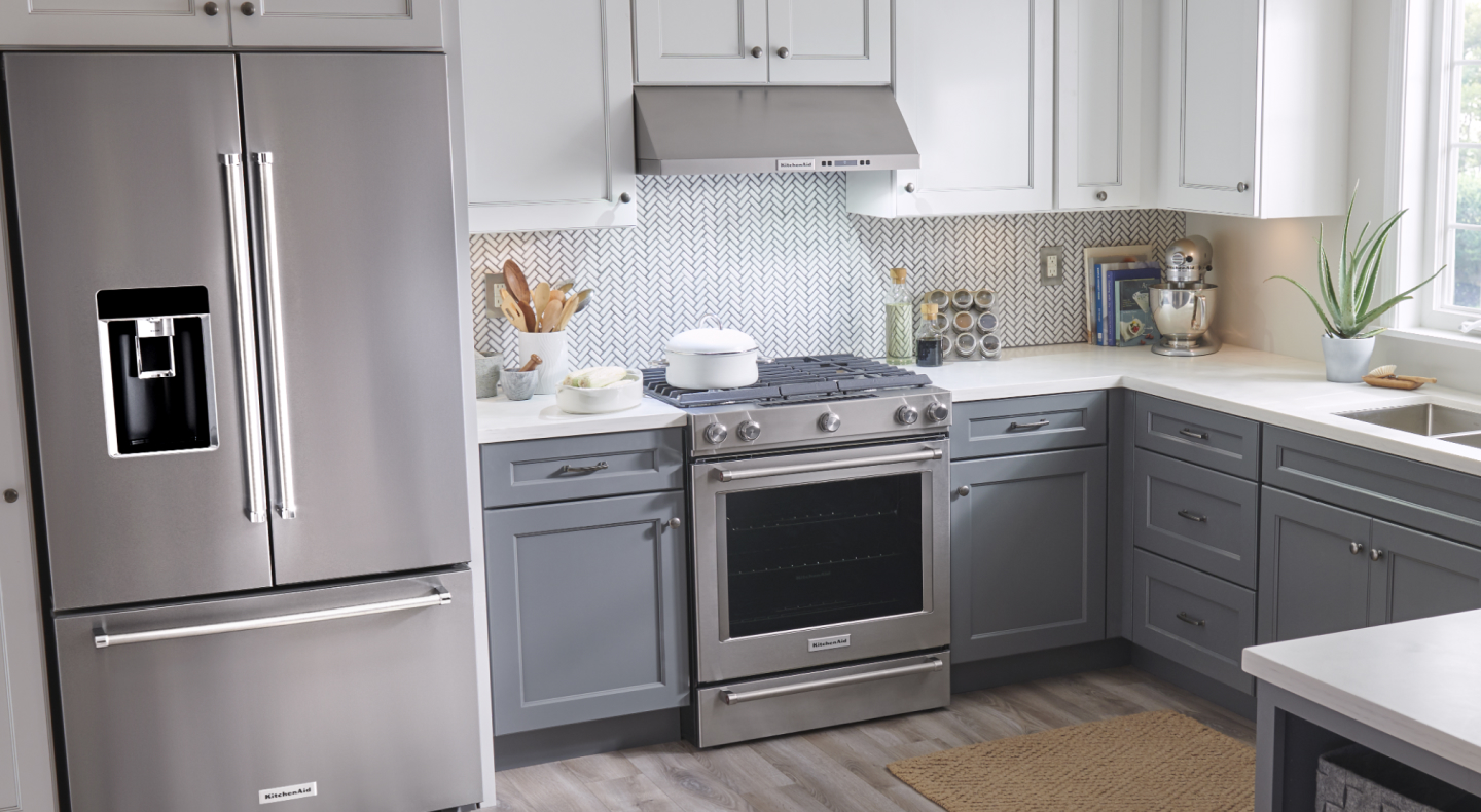 Under-cabinet hood over a gas range Under-cabinet hood over a gas range