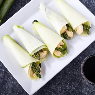 Spicy shrimp hand rolls