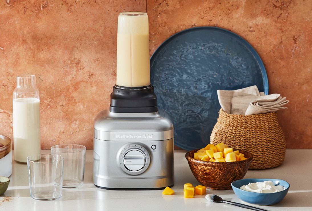 Make the perfect smoothie to go with a personal blender jar. 