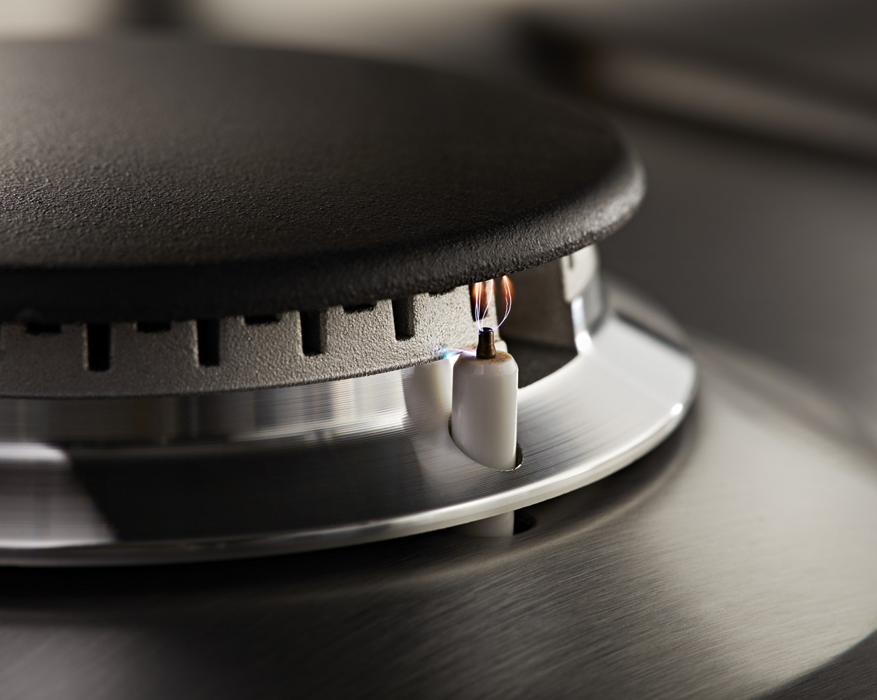 Discover new cooking experiences with a 6-burner gas cooktop.