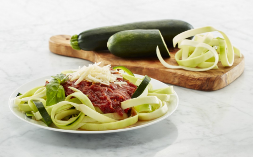 Zucchini noodles with red sauce