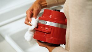 KA_7-9Cup_Food_Processors_Cleaning